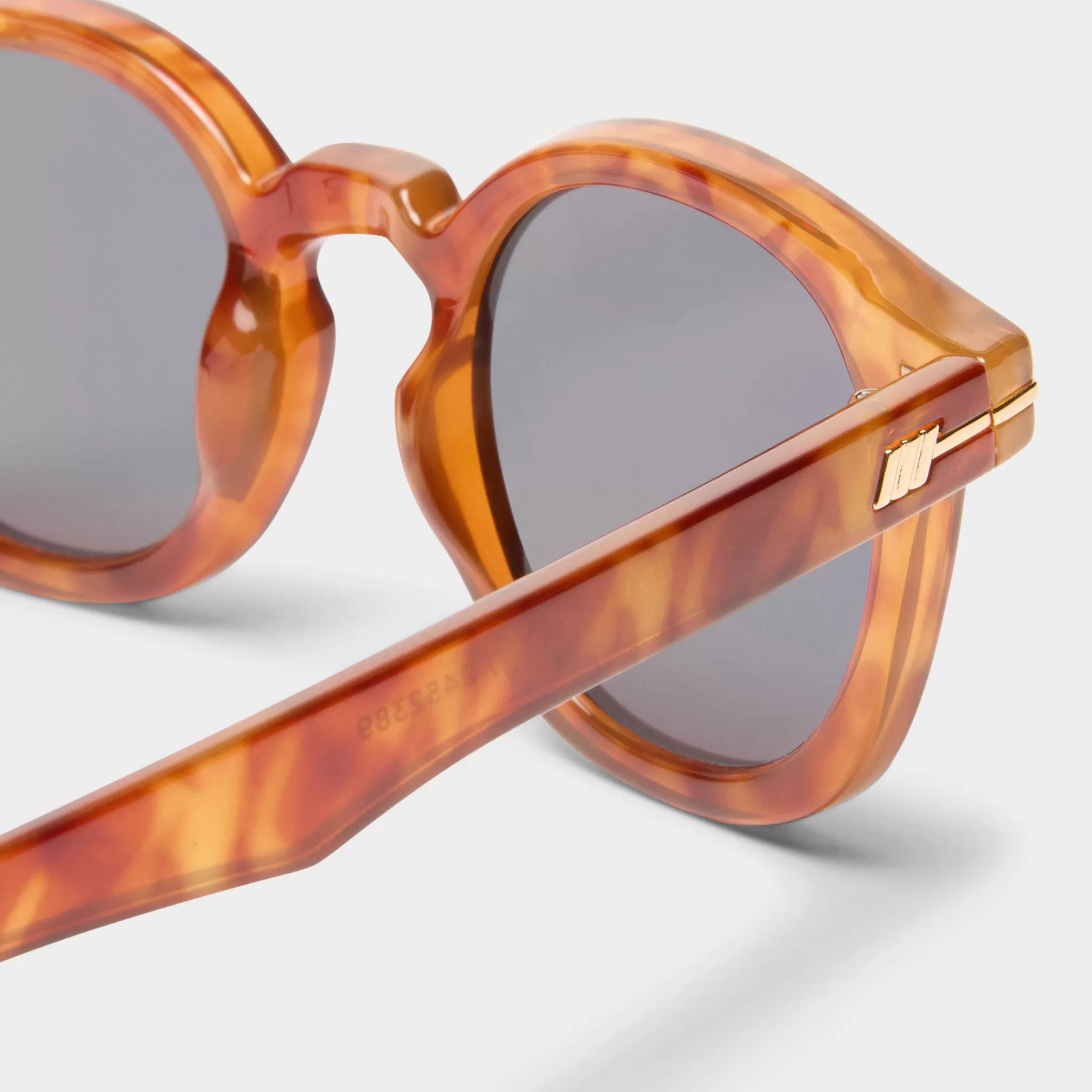 Round | Round-Le Specs HOODWINKED LTD EDT | VINTAGE TORT vintagetort